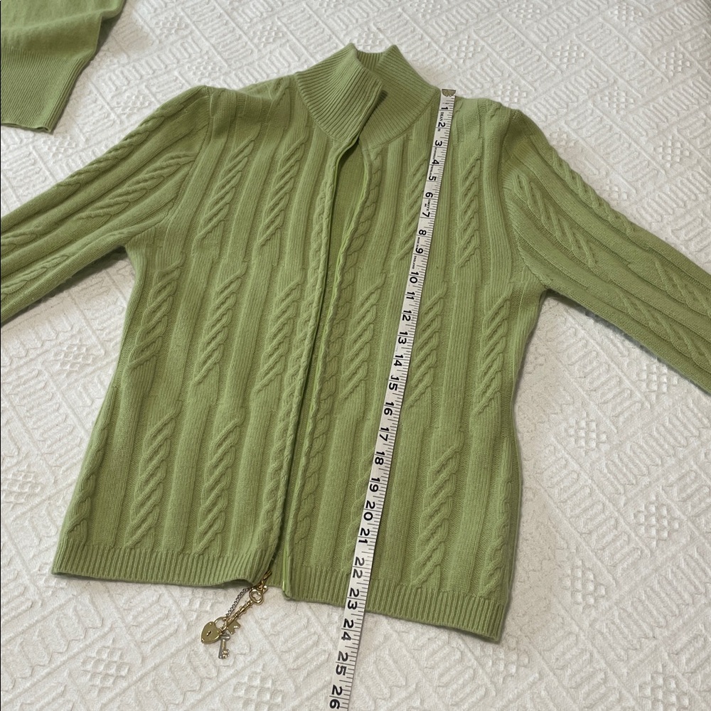 100% cashmere ST. JOHN Green cable Knit sweater - Picture 13 of 17